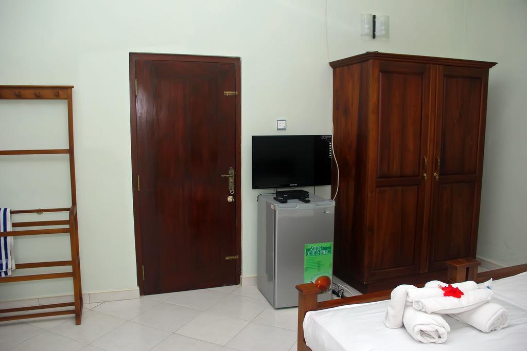 Methira Villa Aluthgama Room photo